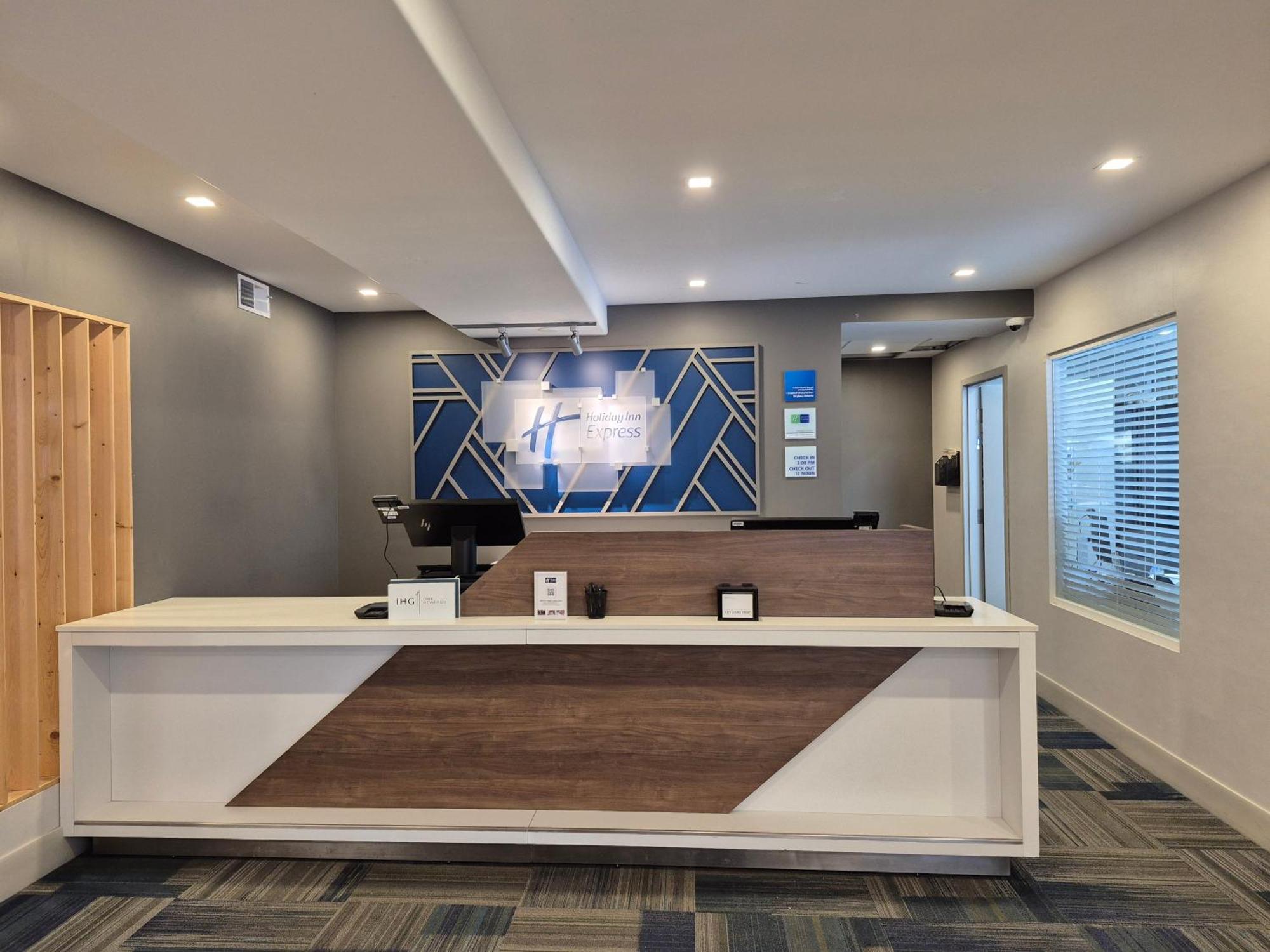 Holiday Inn Express Dryden By Ihg Extérieur photo